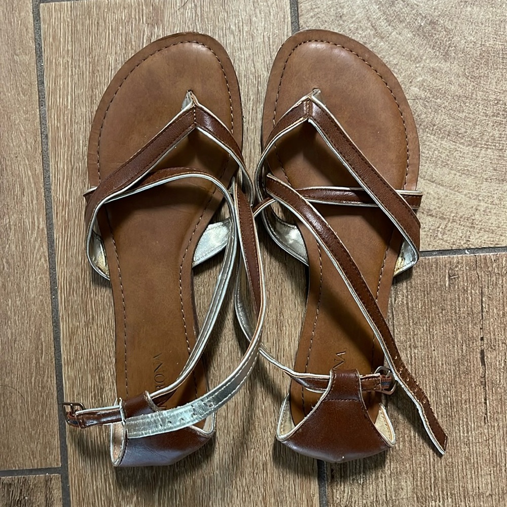 Merona sandals size 6.5M in great used condition
